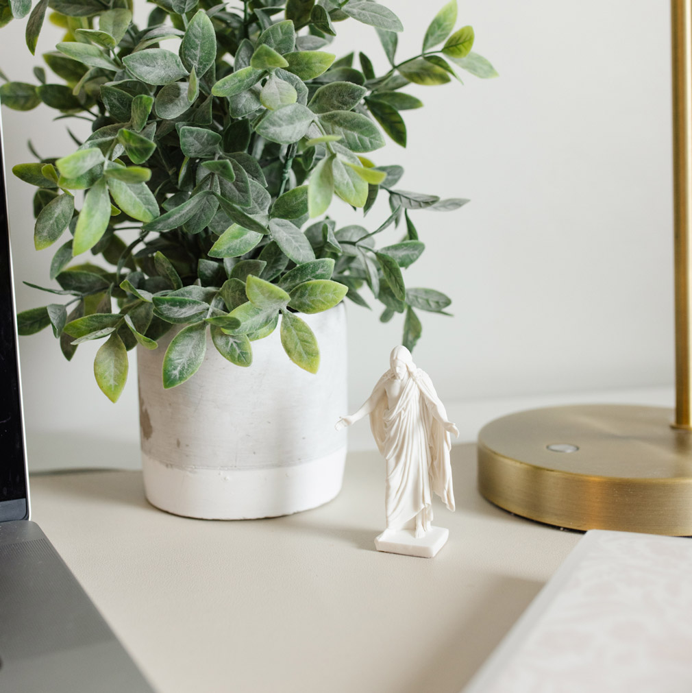 Christus Statue - Extra Small  (3.5in) - LDP-STT-CHR-XS